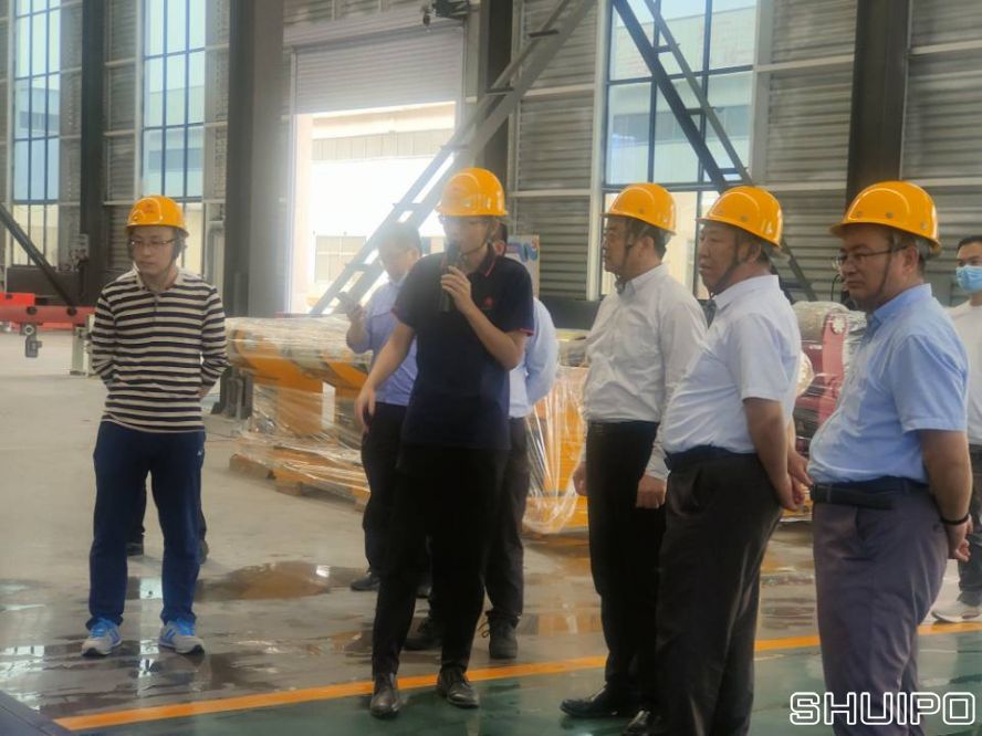 山東省科學院激光研究所所長賈中青、山東省機械設(shè)計研究院院長林江海帶領(lǐng)激光、高端裝備領(lǐng)域?qū)＜乙恍?人到水泊焊割實地調(diào)研2